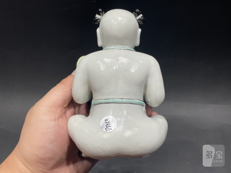 清康熙 素三彩童子持如意摆件 - 图4